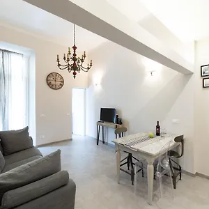 Lucia's Apartamento